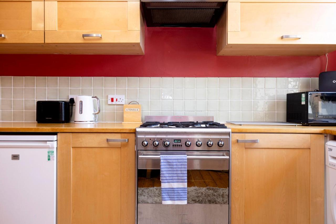 אדינבורו Joivy Old Town 1-Bed Apartment With Stunning Views מראה חיצוני תמונה