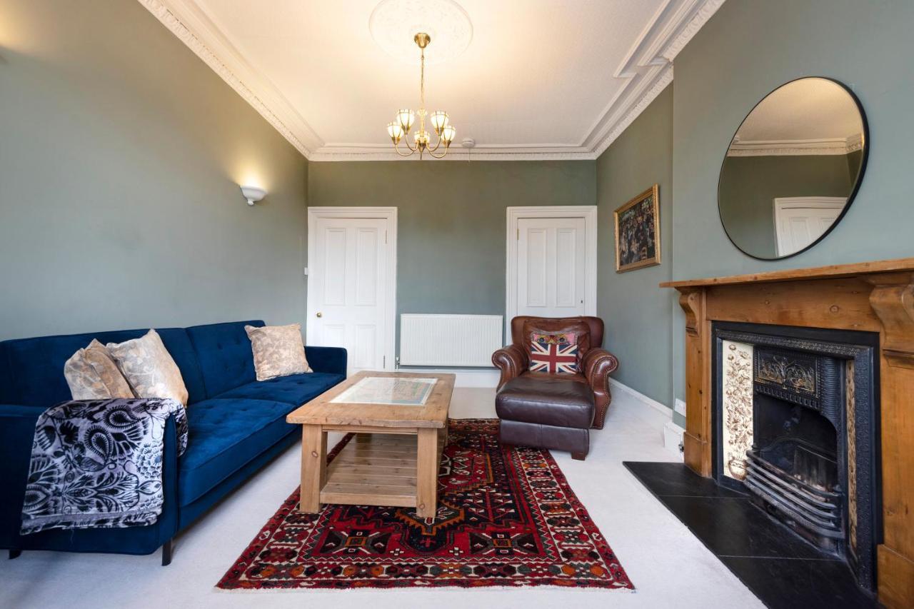 אדינבורו Joivy Old Town 1-Bed Apartment With Stunning Views מראה חיצוני תמונה