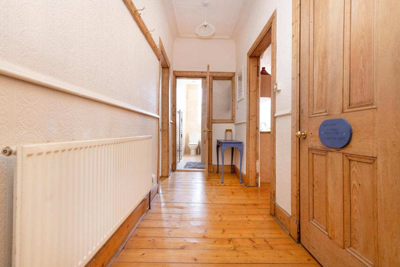 אדינבורו Joivy Old Town 1-Bed Apartment With Stunning Views מראה חיצוני תמונה